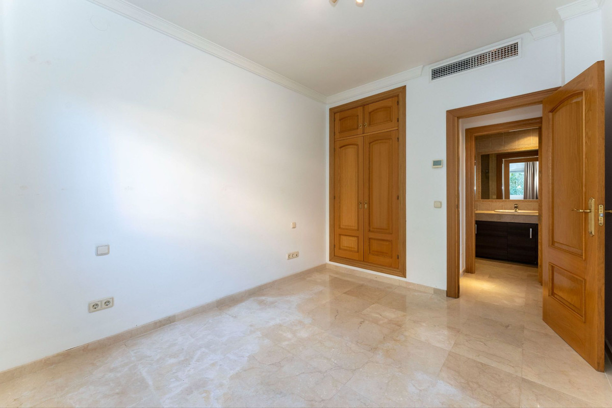 Se vende Villa - Chalet de 4 dormitorios en Costa Del Sol, Málaga, España