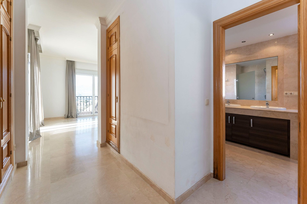 Se vende Villa - Chalet de 4 dormitorios en Costa Del Sol, Málaga, España