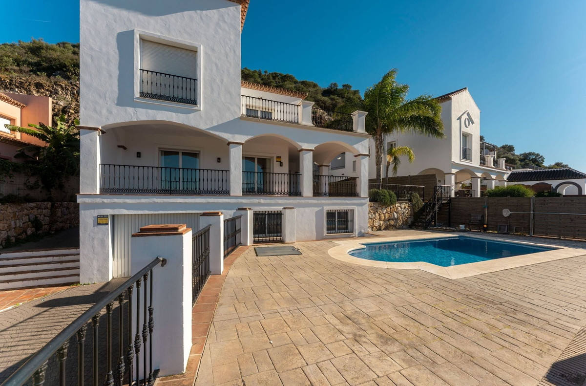 Se vende Villa - Chalet de 4 dormitorios en Costa Del Sol, Málaga, España