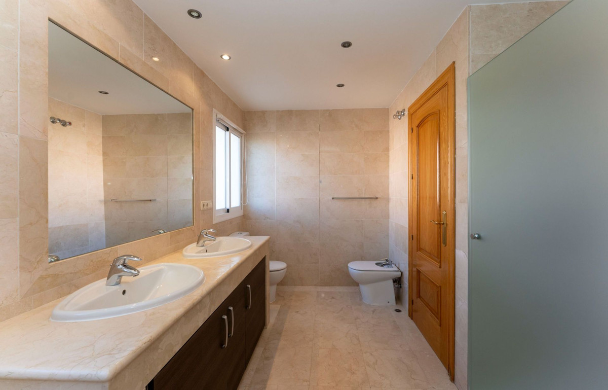 Se vende Villa - Chalet de 4 dormitorios en Costa Del Sol, Málaga, España