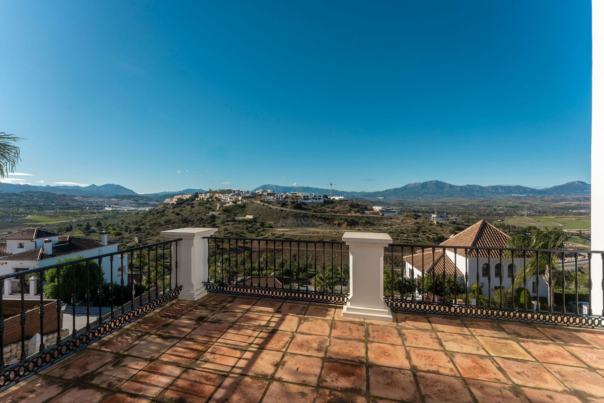 Se vende Villa - Chalet de 4 dormitorios en Costa Del Sol, Málaga, España