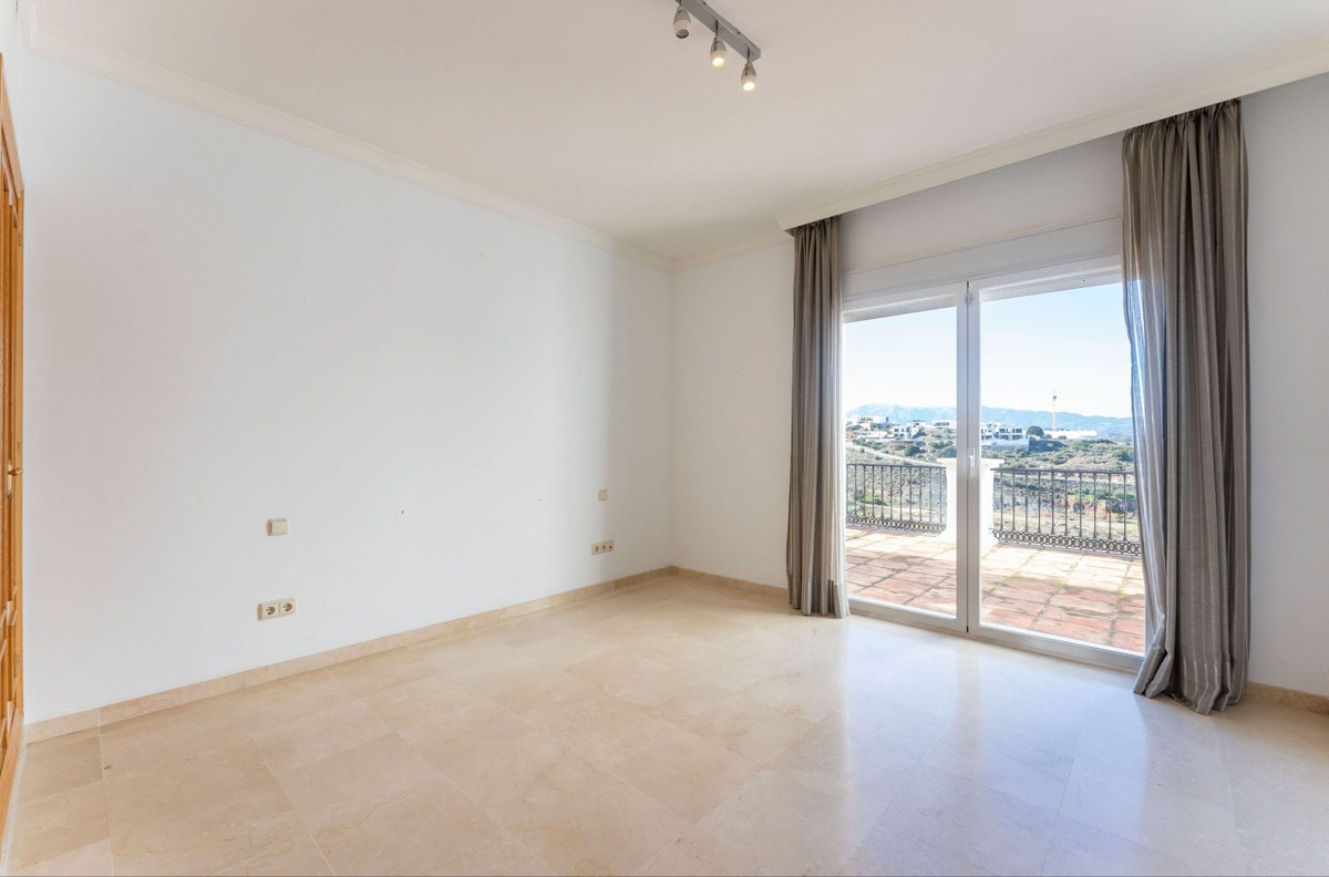 Se vende Villa - Chalet de 4 dormitorios en Costa Del Sol, Málaga, España