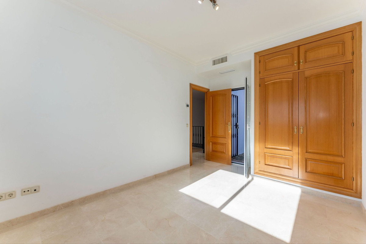 Se vende Villa - Chalet de 4 dormitorios en Costa Del Sol, Málaga, España