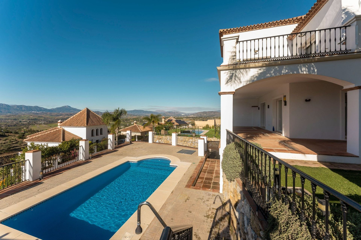 Se vende Villa - Chalet de 4 dormitorios en Costa Del Sol, Málaga, España
