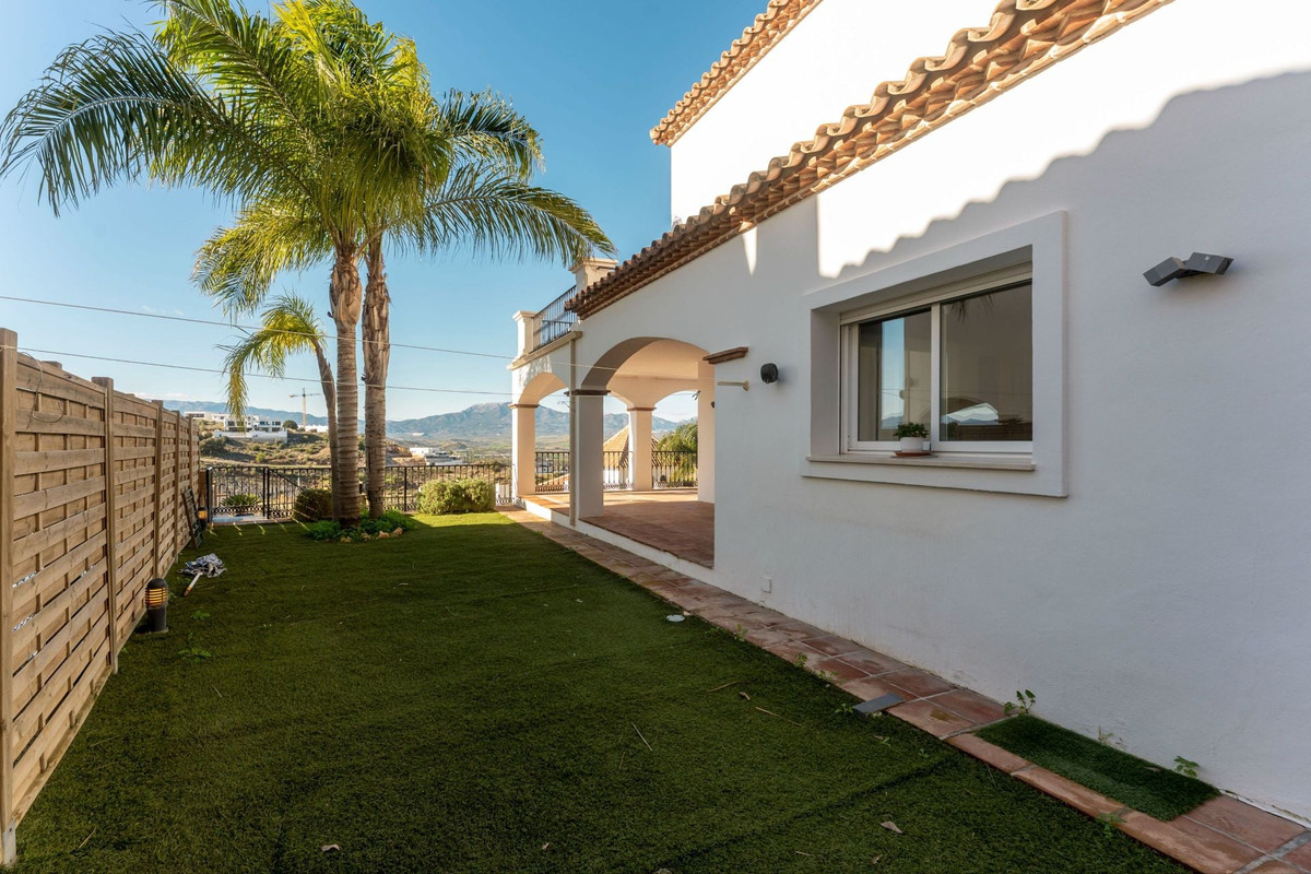 Se vende Villa - Chalet de 4 dormitorios en Costa Del Sol, Málaga, España