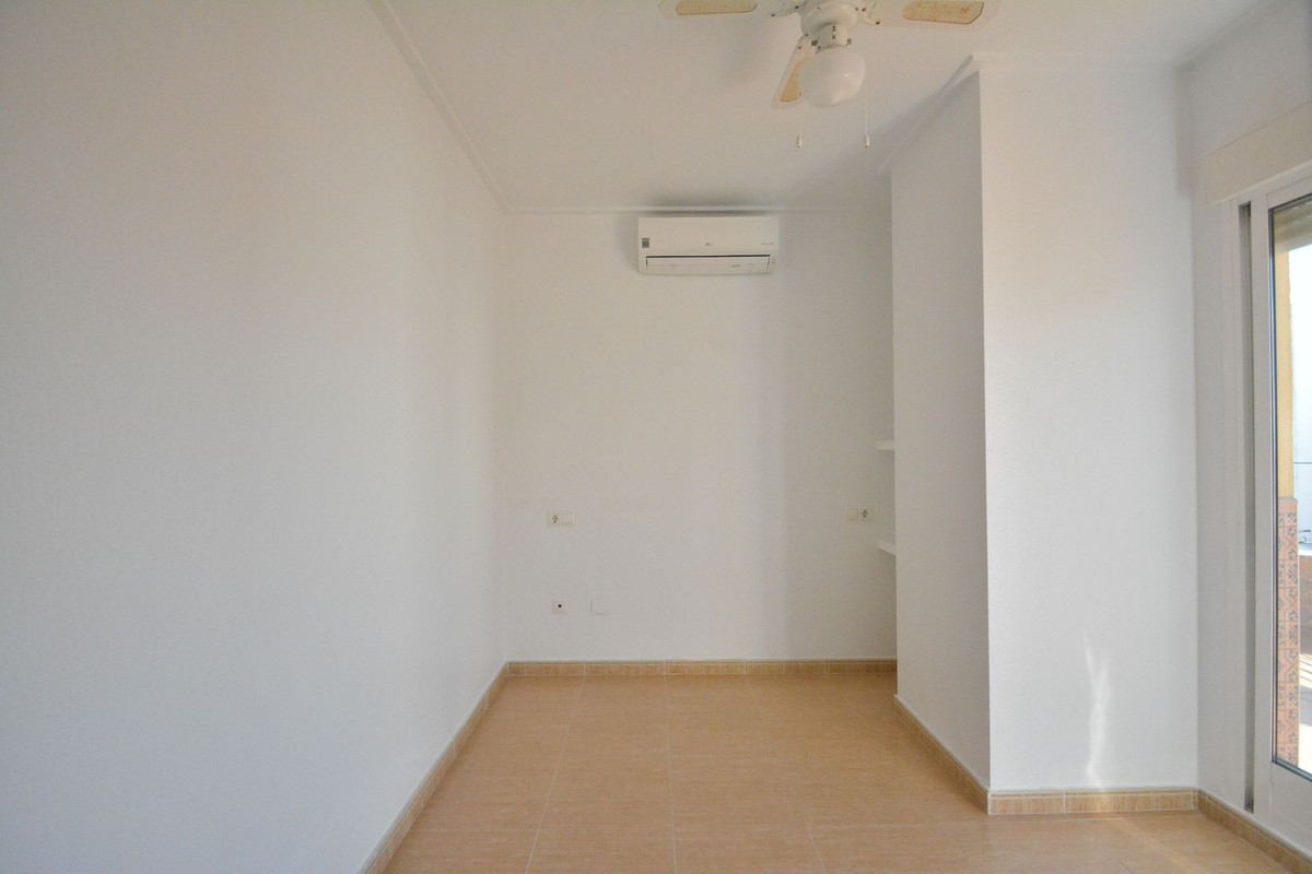3 Bed Apartment for sale in Guardamar Del Segura Costa Blanca, Alicante, Spain