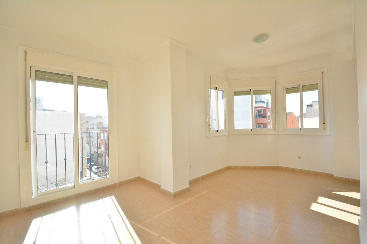3 Bed Apartment for sale in Guardamar Del Segura Costa Blanca, Alicante, Spain