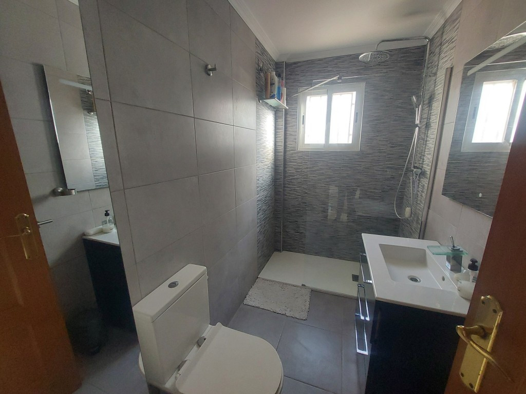 Se vende Villa - Chalet de 3 dormitorios en Costa Blanca, Alicante, España