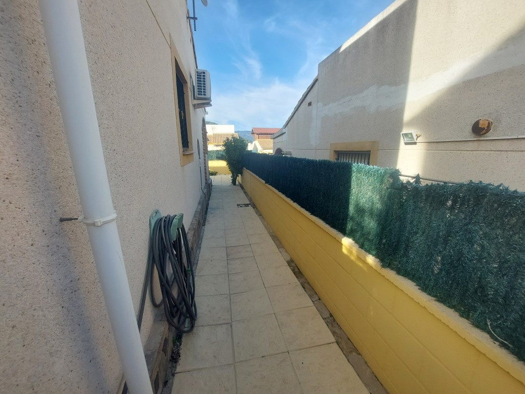 Se vende Villa - Chalet de 3 dormitorios en Costa Blanca, Alicante, España