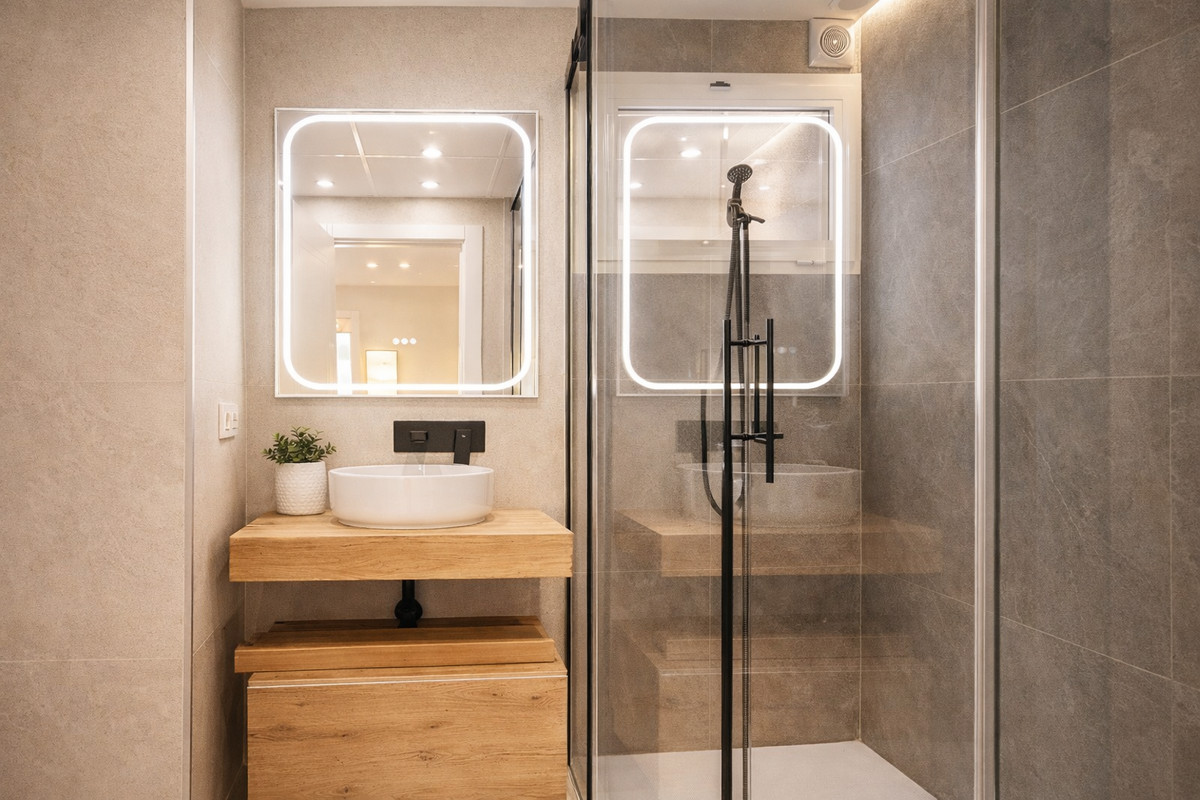 Se vende Apartamento Planta Baja de 3 dormitorios en Costa Del Sol, Málaga, España