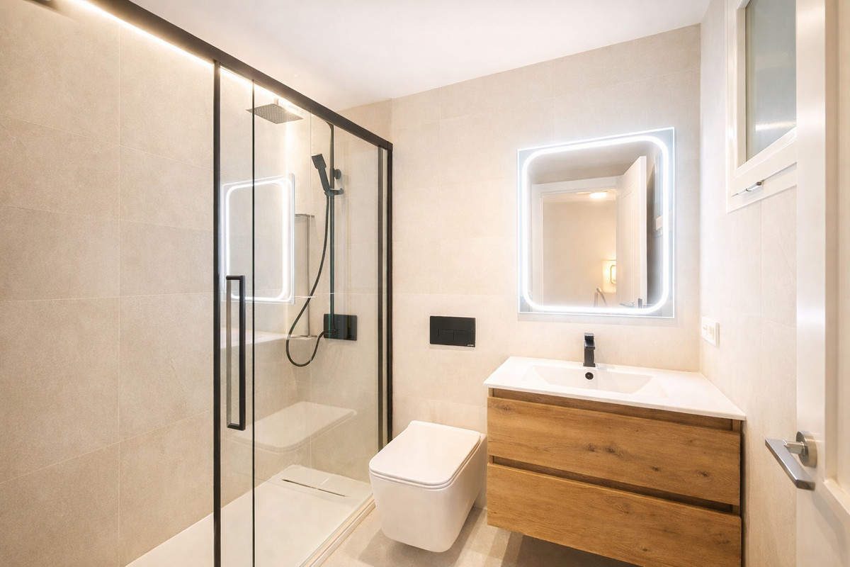 Se vende Apartamento Planta Baja de 3 dormitorios en Costa Del Sol, Málaga, España