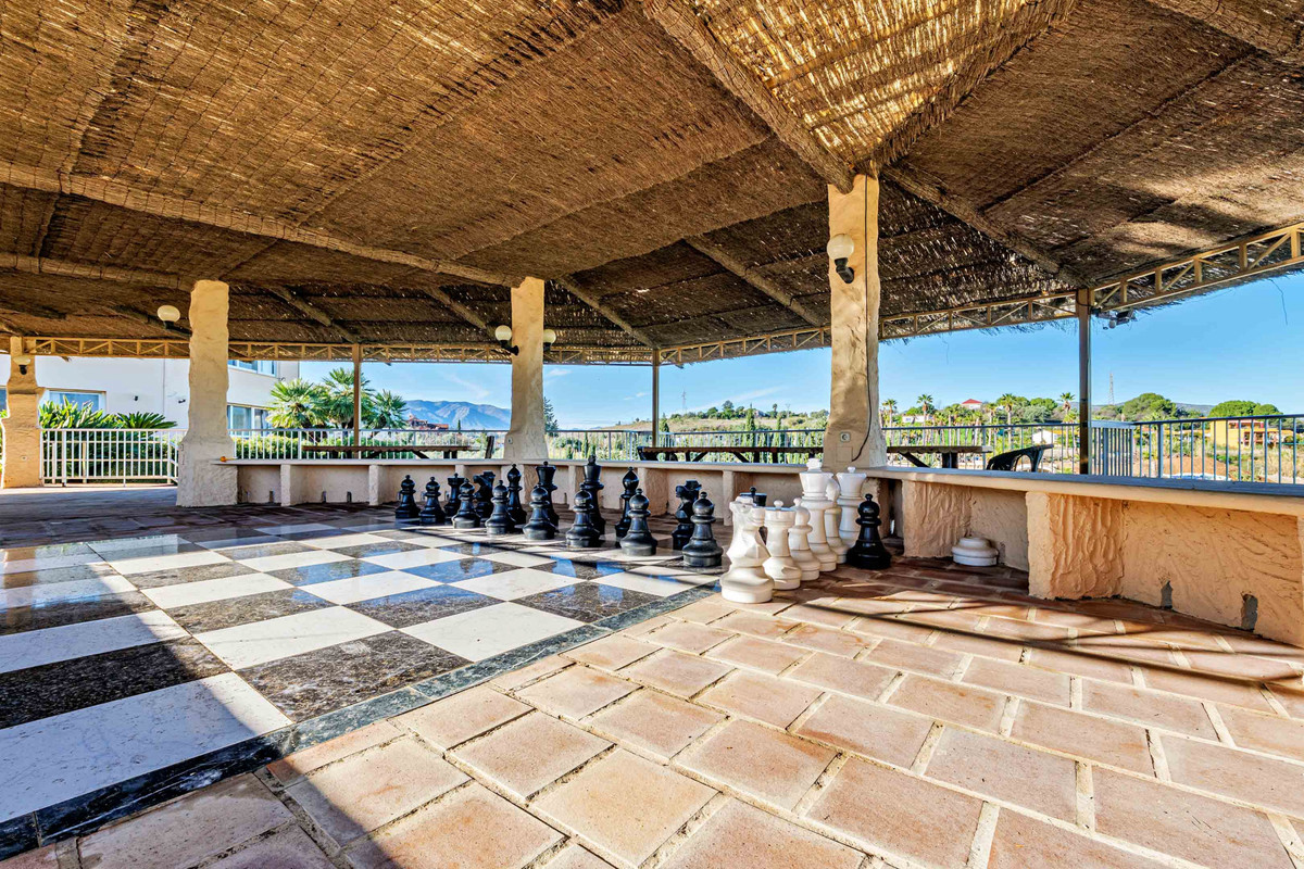 10 Bed Commercial unit for sale in Alhaurín De La Torre Costa Del Sol, Málaga, Spain