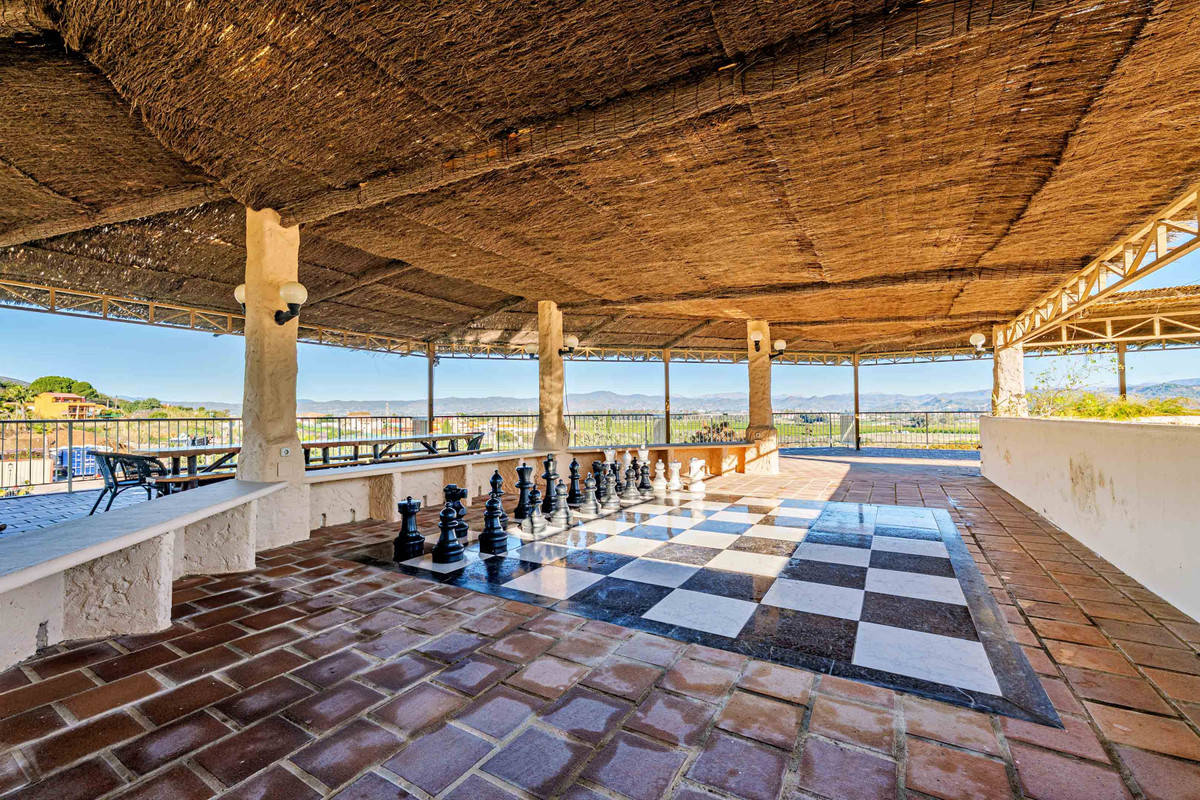 10 Bed Commercial unit for sale in Alhaurín De La Torre Costa Del Sol, Málaga, Spain