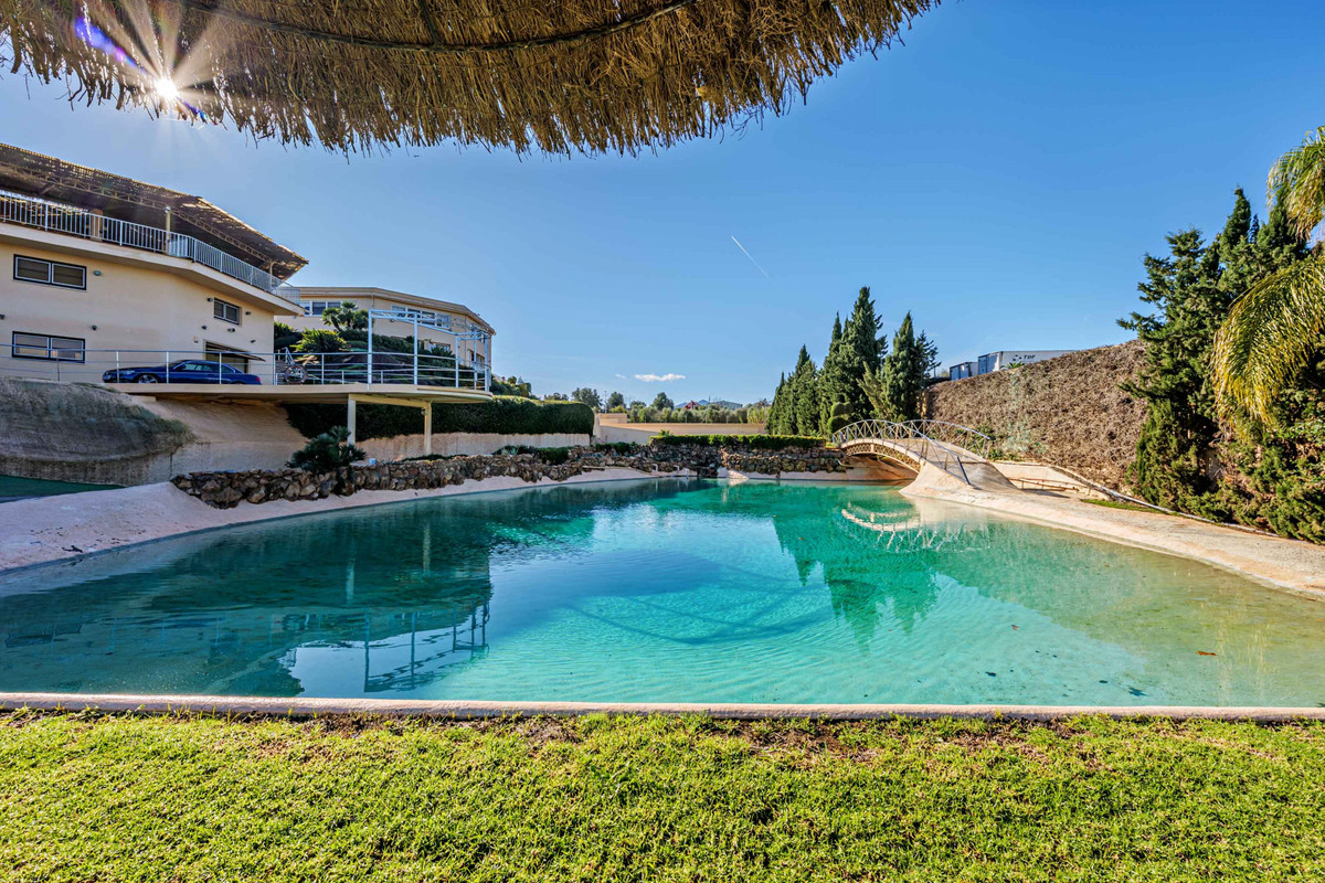 10 Bed Commercial unit for sale in Alhaurín De La Torre Costa Del Sol, Málaga, Spain