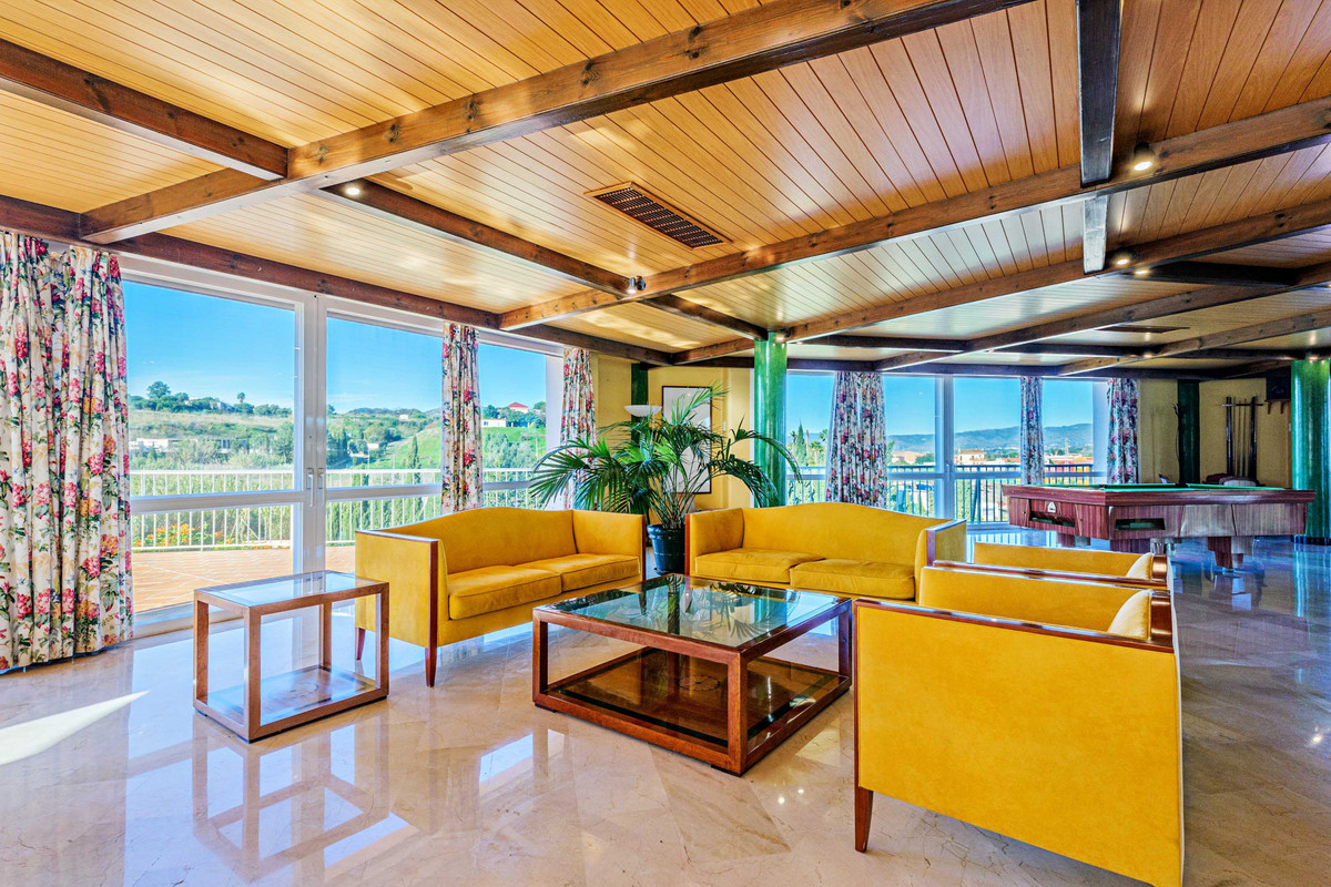 10 Bed Commercial unit for sale in Alhaurín De La Torre Costa Del Sol, Málaga, Spain