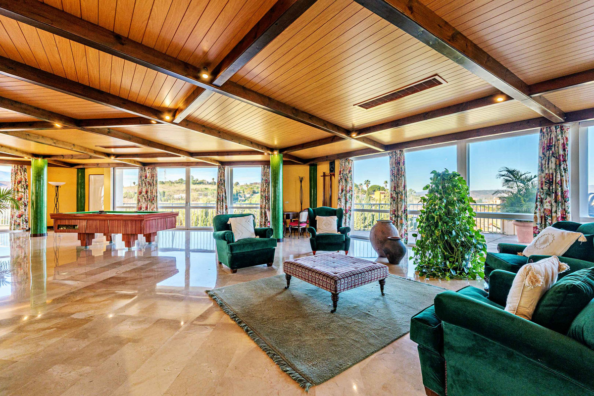 10 Bed Commercial unit for sale in Alhaurín De La Torre Costa Del Sol, Málaga, Spain