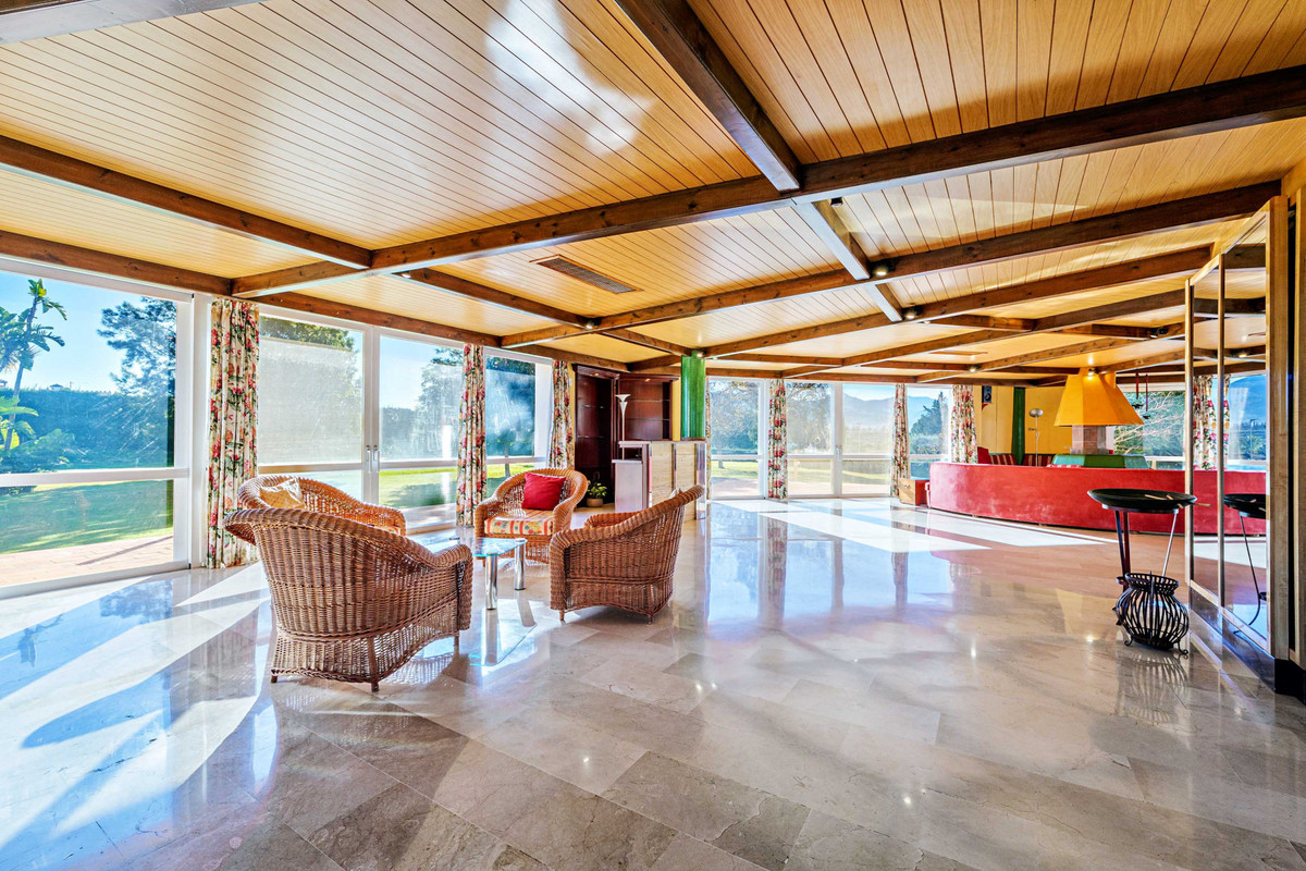 10 Bed Commercial unit for sale in Alhaurín De La Torre Costa Del Sol, Málaga, Spain