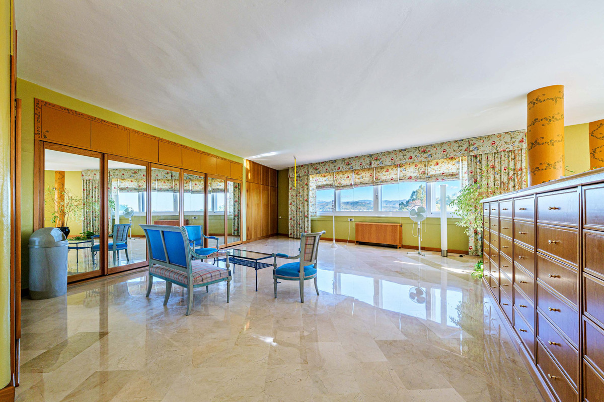 10 Bed Commercial unit for sale in Alhaurín De La Torre Costa Del Sol, Málaga, Spain