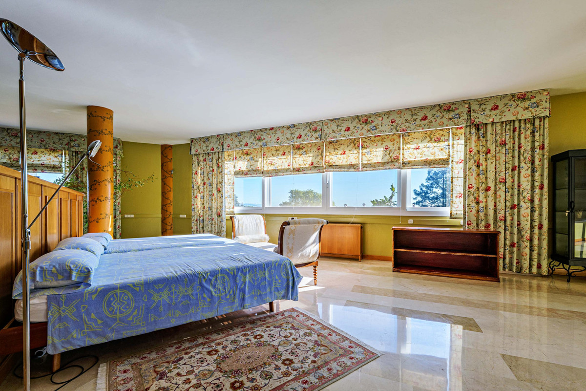 10 Bed Commercial unit for sale in Alhaurín De La Torre Costa Del Sol, Málaga, Spain