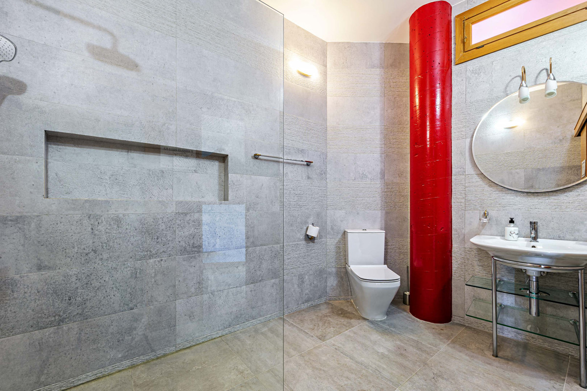 10 Bed Commercial unit for sale in Alhaurín De La Torre Costa Del Sol, Málaga, Spain