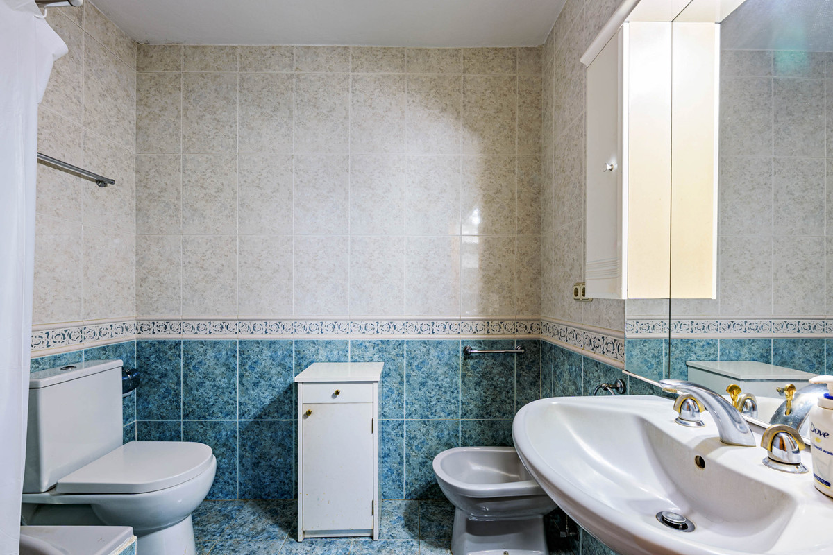 10 Bed Commercial unit for sale in Alhaurín De La Torre Costa Del Sol, Málaga, Spain