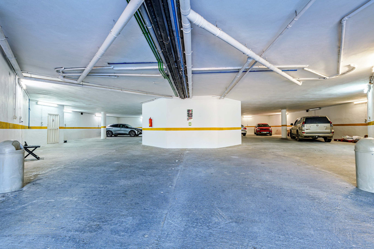 10 Bed Commercial unit for sale in Alhaurín De La Torre Costa Del Sol, Málaga, Spain