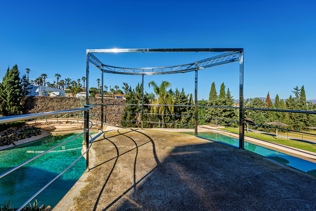 10 Bed Commercial unit for sale in Alhaurín De La Torre Costa Del Sol, Málaga, Spain