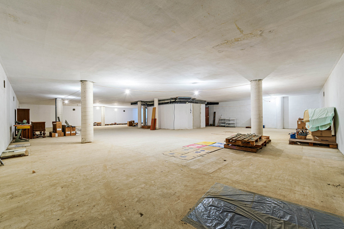 10 Bed Commercial unit for sale in Alhaurín De La Torre Costa Del Sol, Málaga, Spain