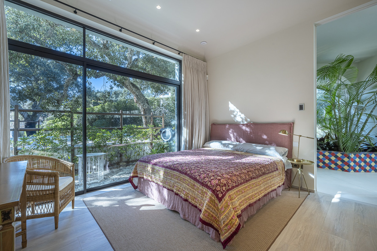 Se vende Villa - Chalet de 6 dormitorios en Costa Del Sol, Cadiz, España