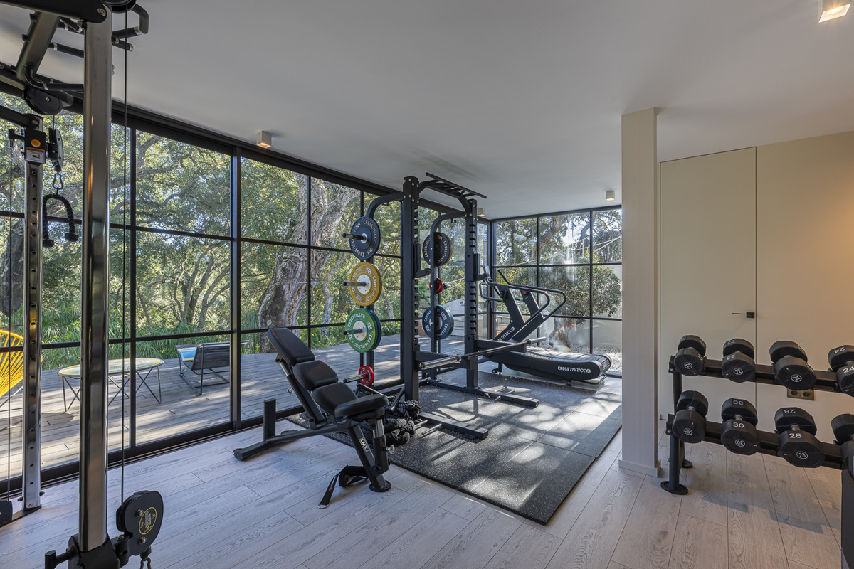 Se vende Villa - Chalet de 6 dormitorios en Costa Del Sol, Cadiz, España