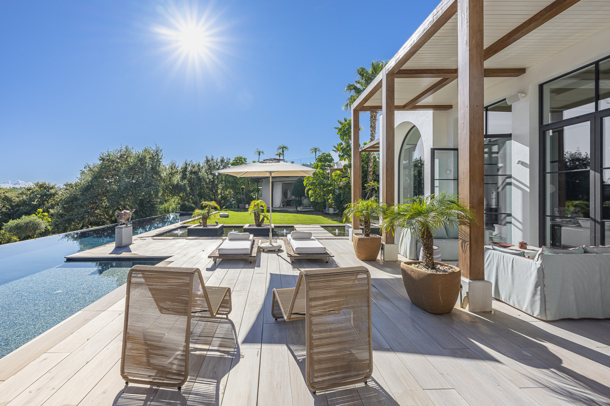 Se vende Villa - Chalet de 6 dormitorios en Costa Del Sol, Cadiz, España