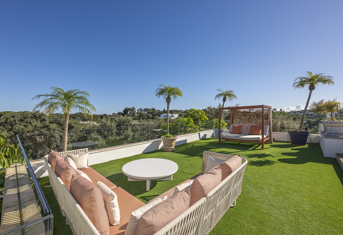 Se vende Villa - Chalet de 6 dormitorios en Costa Del Sol, Cadiz, España