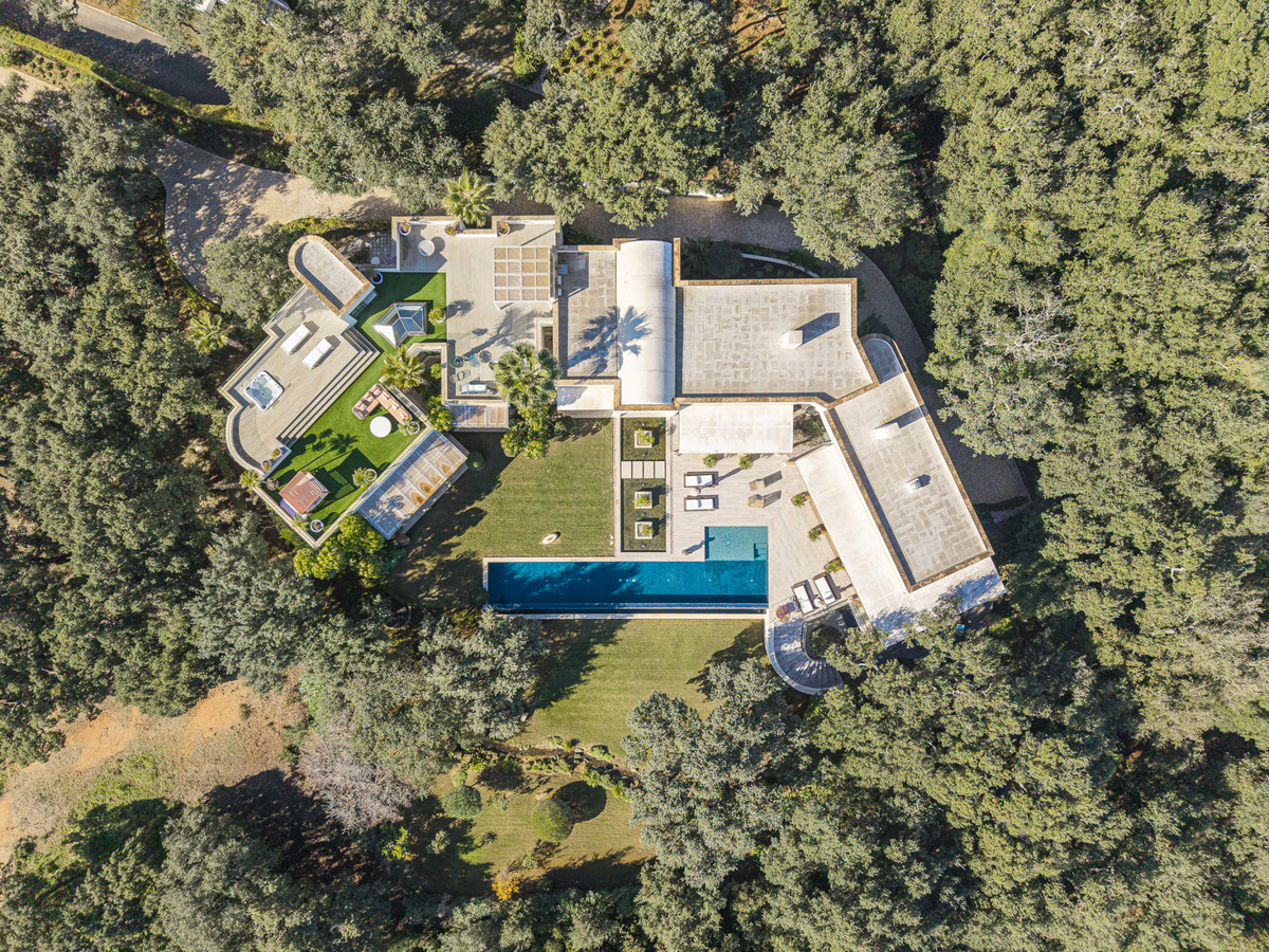 Se vende Villa - Chalet de 6 dormitorios en Costa Del Sol, Cadiz, España