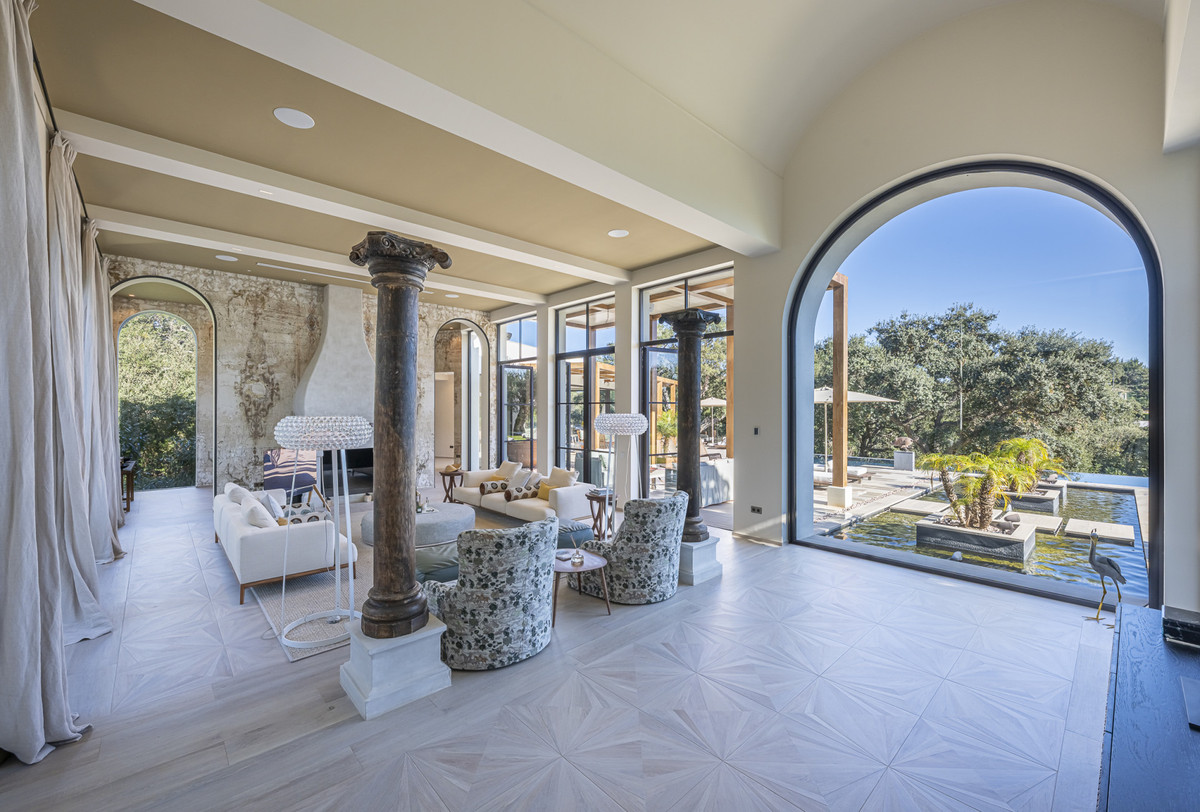 Se vende Villa - Chalet de 6 dormitorios en Costa Del Sol, Cadiz, España