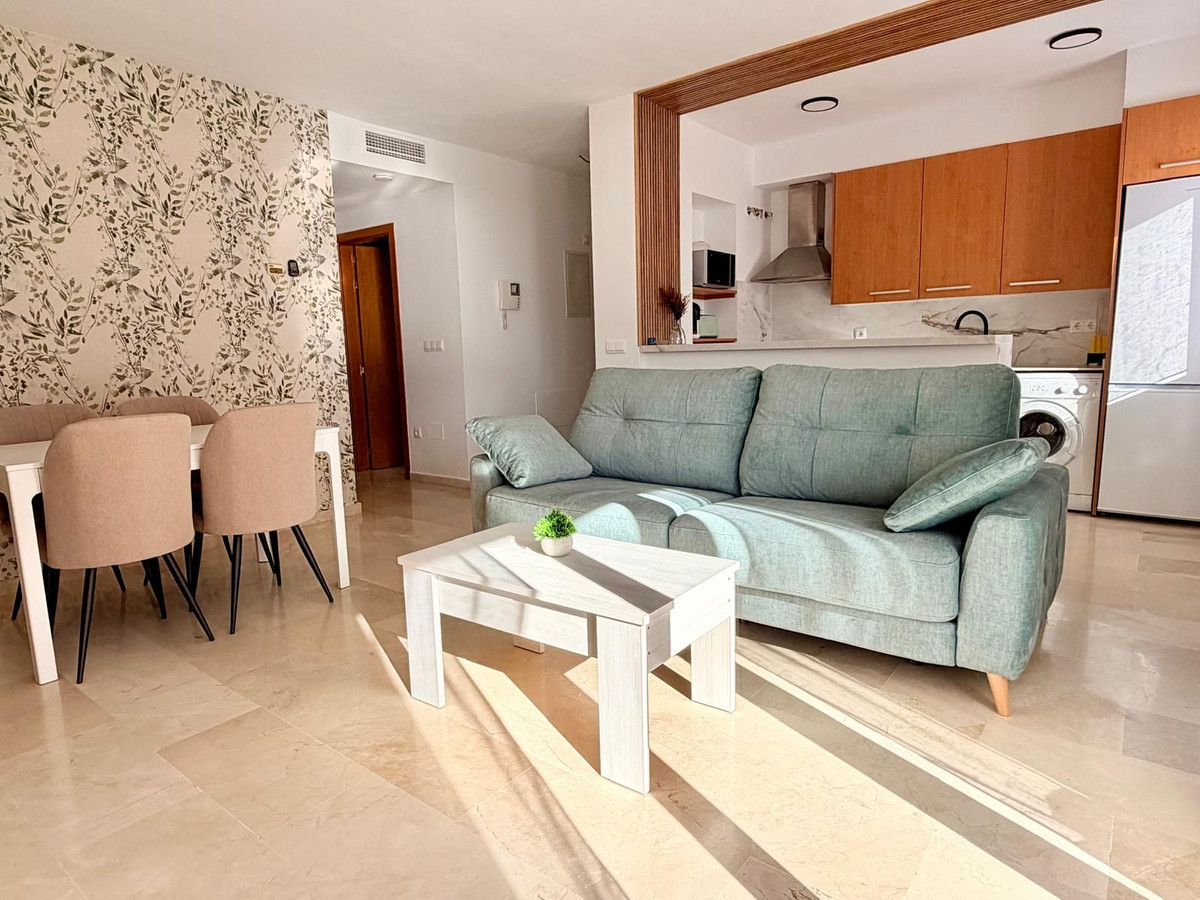 Se vende Apartamento Planta Media de 2 dormitorios en Costa Del Sol, Málaga, España