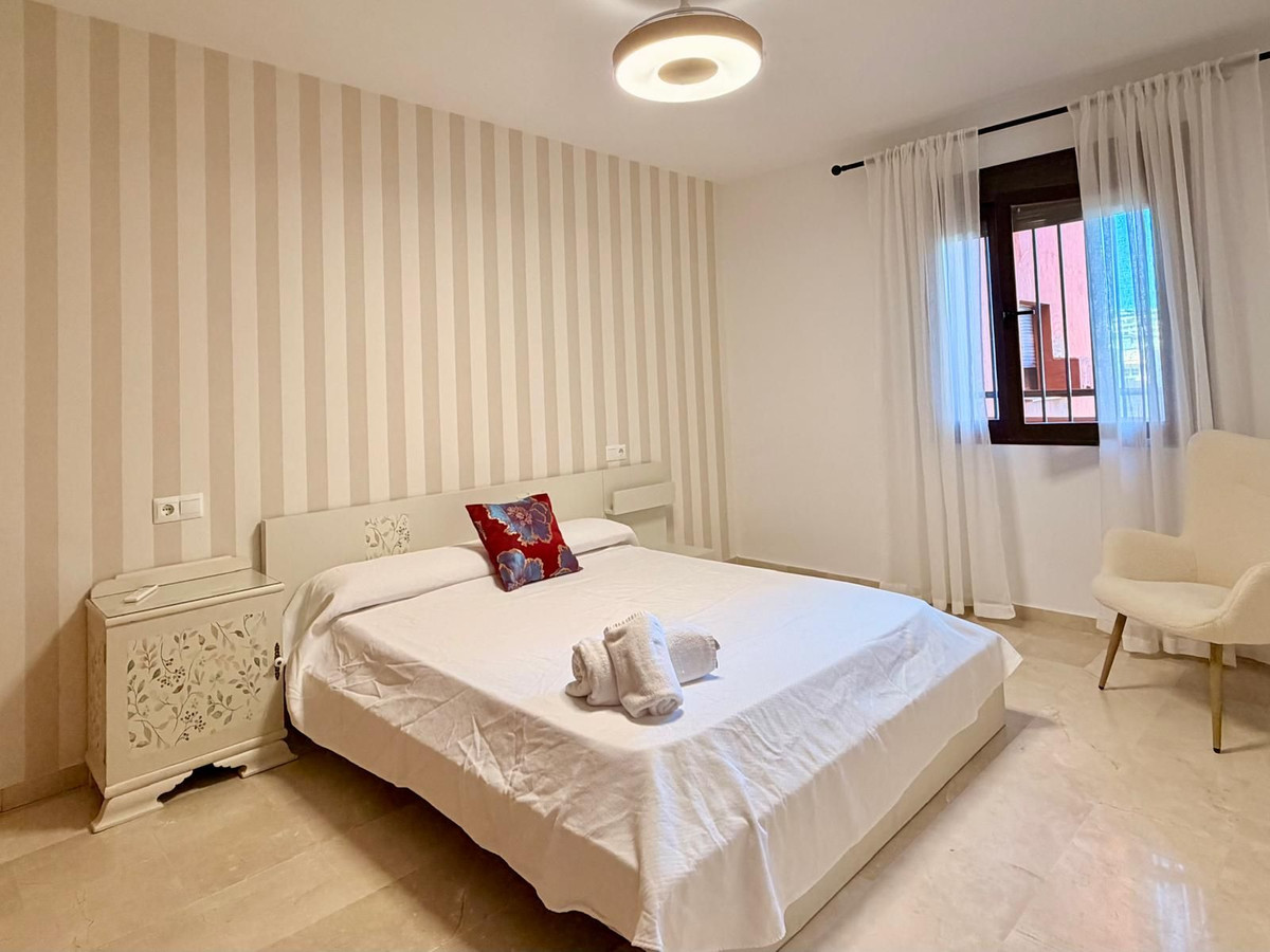 Se vende Apartamento Planta Media de 2 dormitorios en Costa Del Sol, Málaga, España