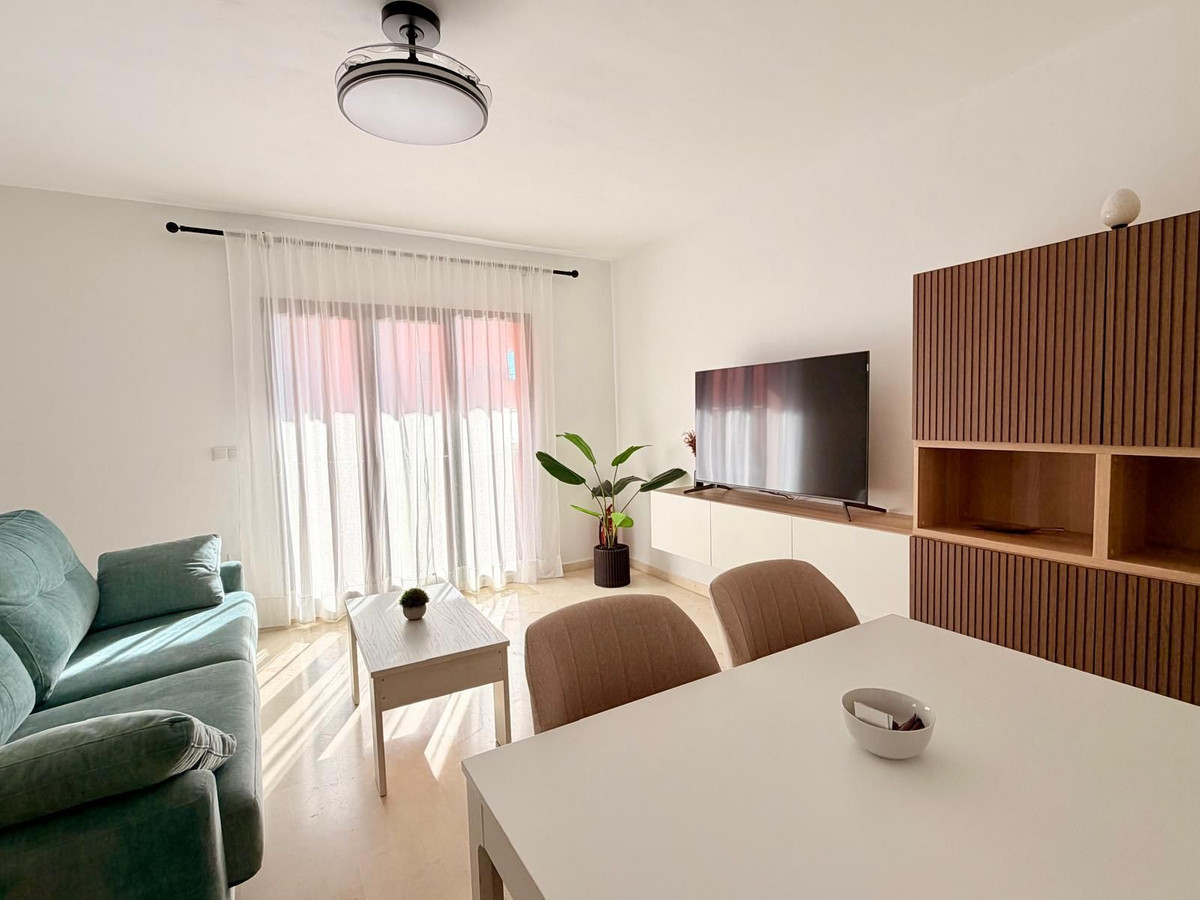 Se vende Apartamento Planta Media de 2 dormitorios en Costa Del Sol, Málaga, España
