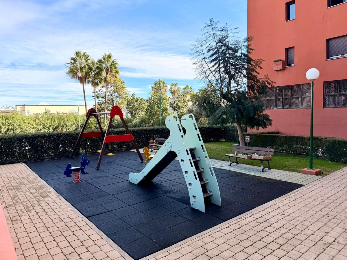 Se vende Apartamento Planta Media de 2 dormitorios en Costa Del Sol, Málaga, España