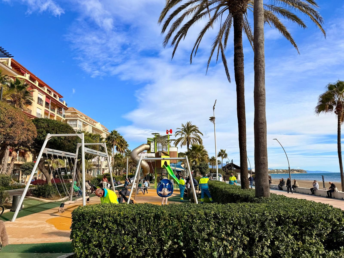 Se vende Apartamento Planta Media de 2 dormitorios en Costa Del Sol, Málaga, España