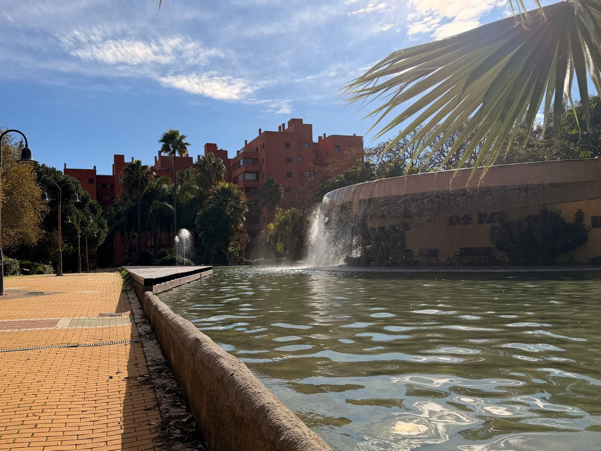 Se vende Apartamento Planta Media de 2 dormitorios en Costa Del Sol, Málaga, España