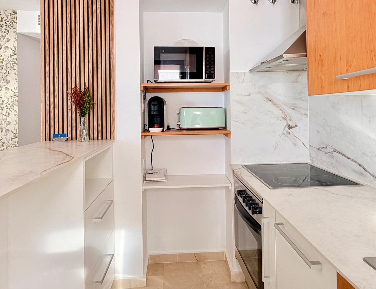 Se vende Apartamento Planta Media de 2 dormitorios en Costa Del Sol, Málaga, España