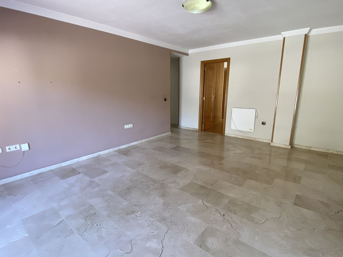 3 Bed Apartment for sale in Benahavís Costa Del Sol, Málaga, Spain