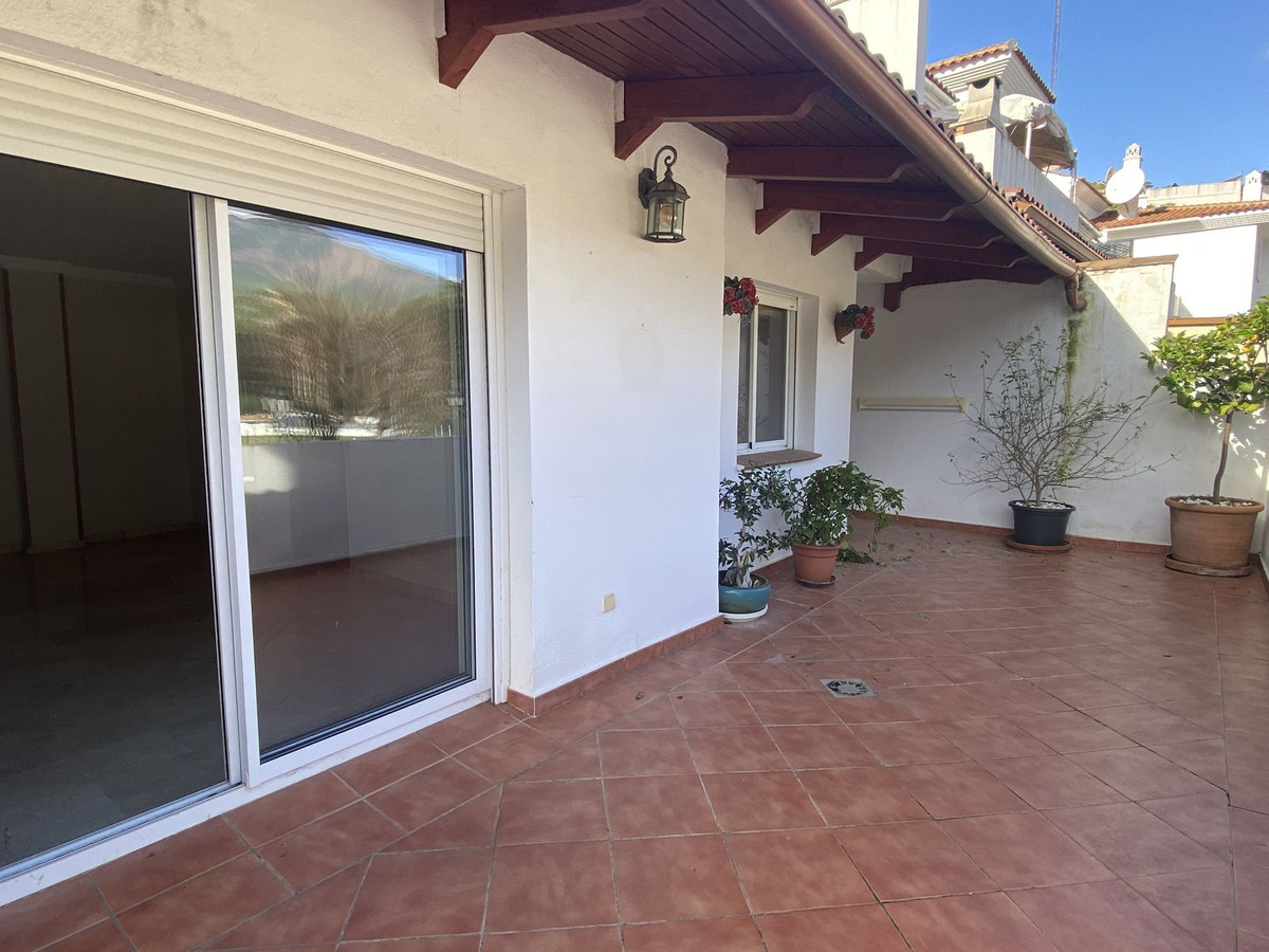 3 Bed Apartment for sale in Benahavís Costa Del Sol, Málaga, Spain