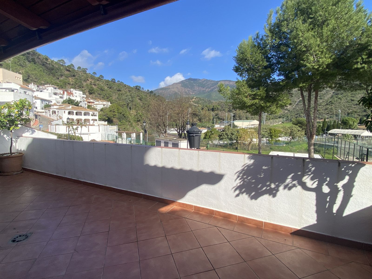 3 Bed Apartment for sale in Benahavís Costa Del Sol, Málaga, Spain