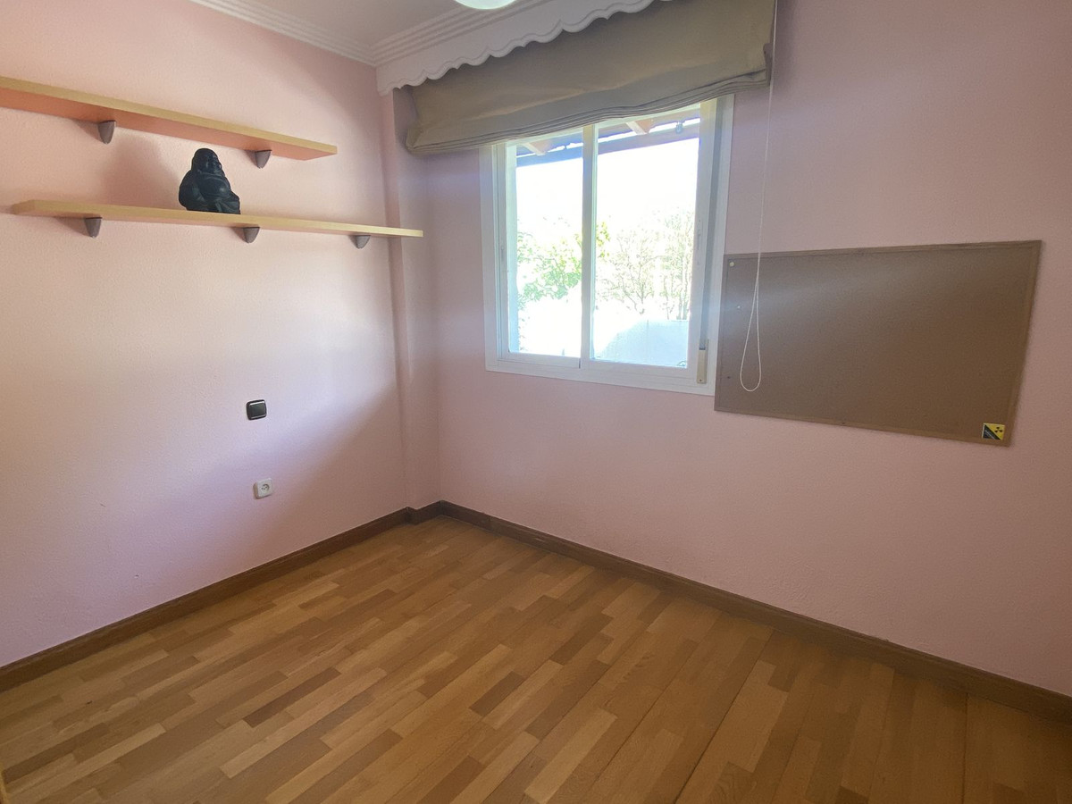 3 Bed Apartment for sale in Benahavís Costa Del Sol, Málaga, Spain