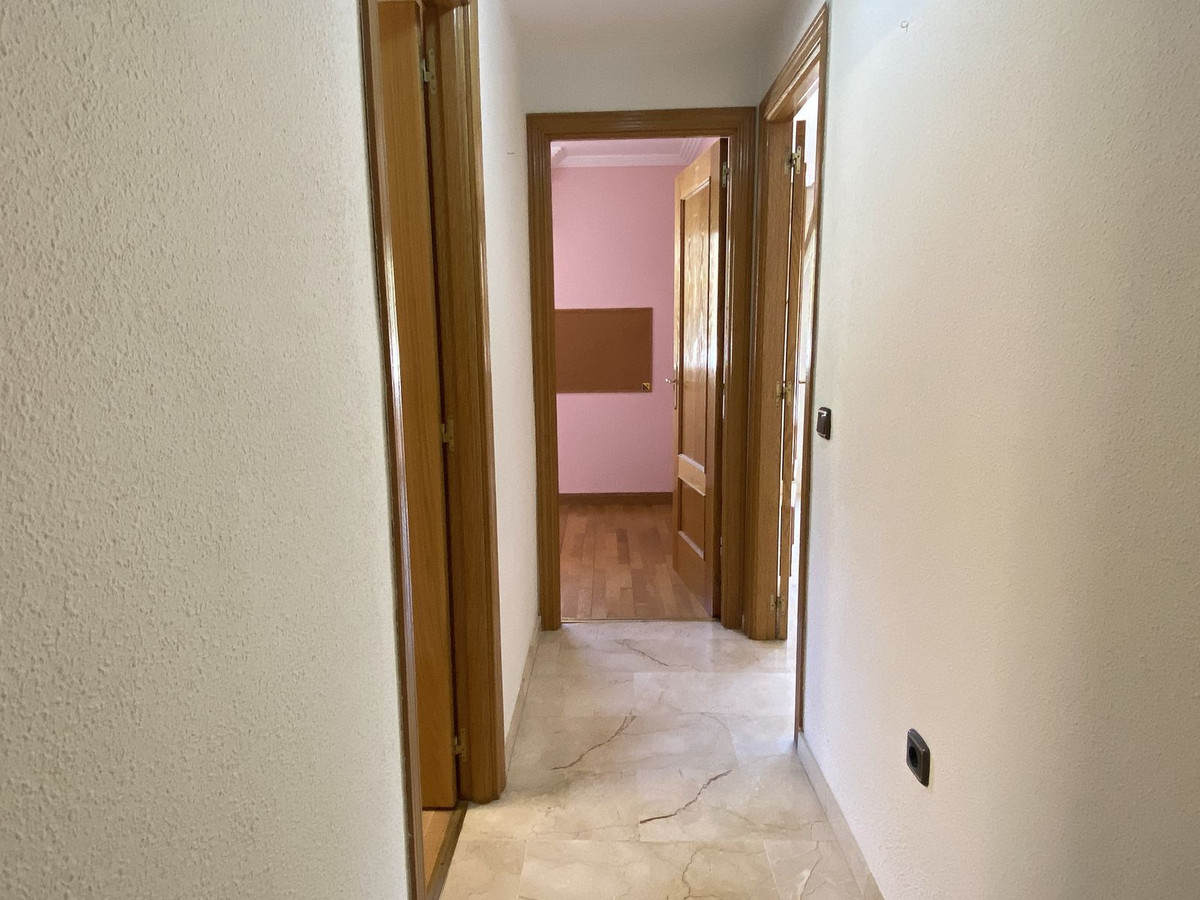 3 Bed Apartment for sale in Benahavís Costa Del Sol, Málaga, Spain