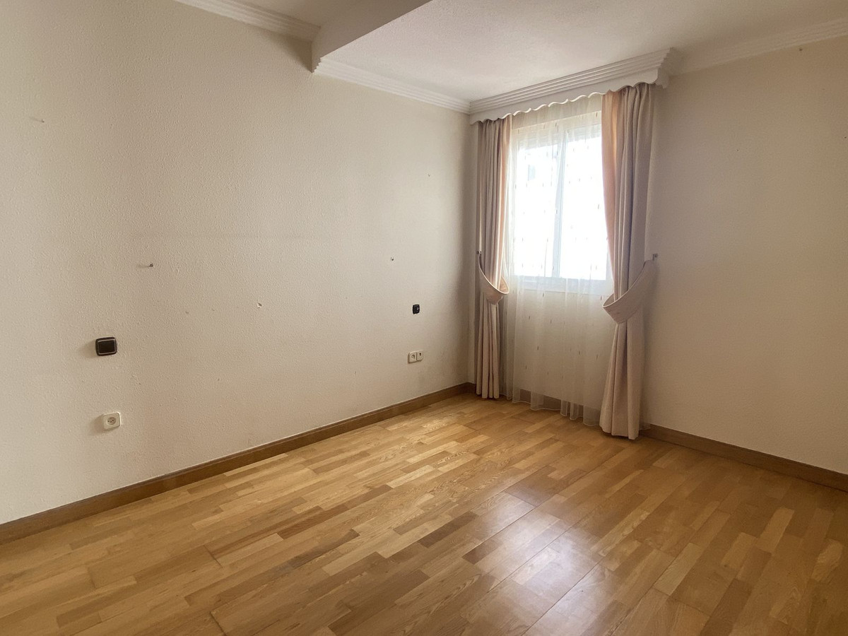 3 Bed Apartment for sale in Benahavís Costa Del Sol, Málaga, Spain
