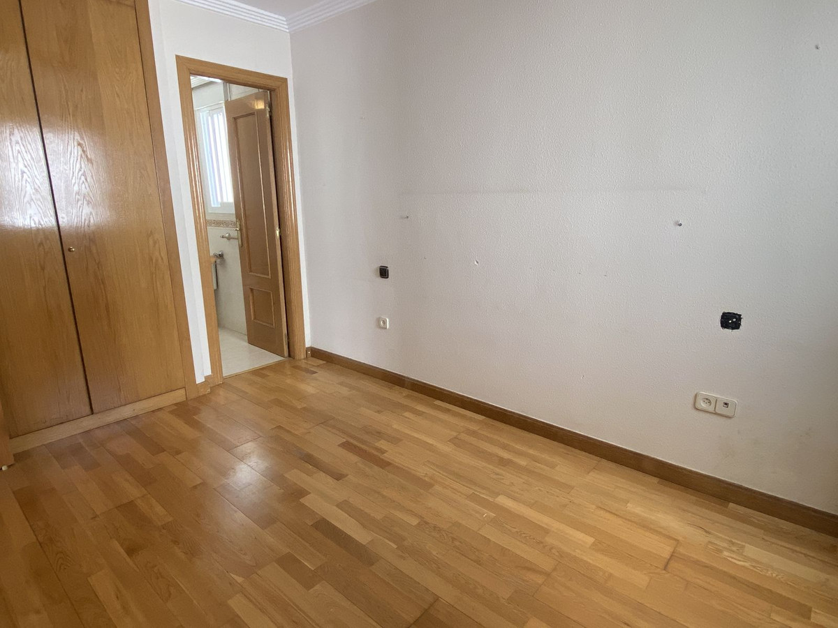 3 Bed Apartment for sale in Benahavís Costa Del Sol, Málaga, Spain