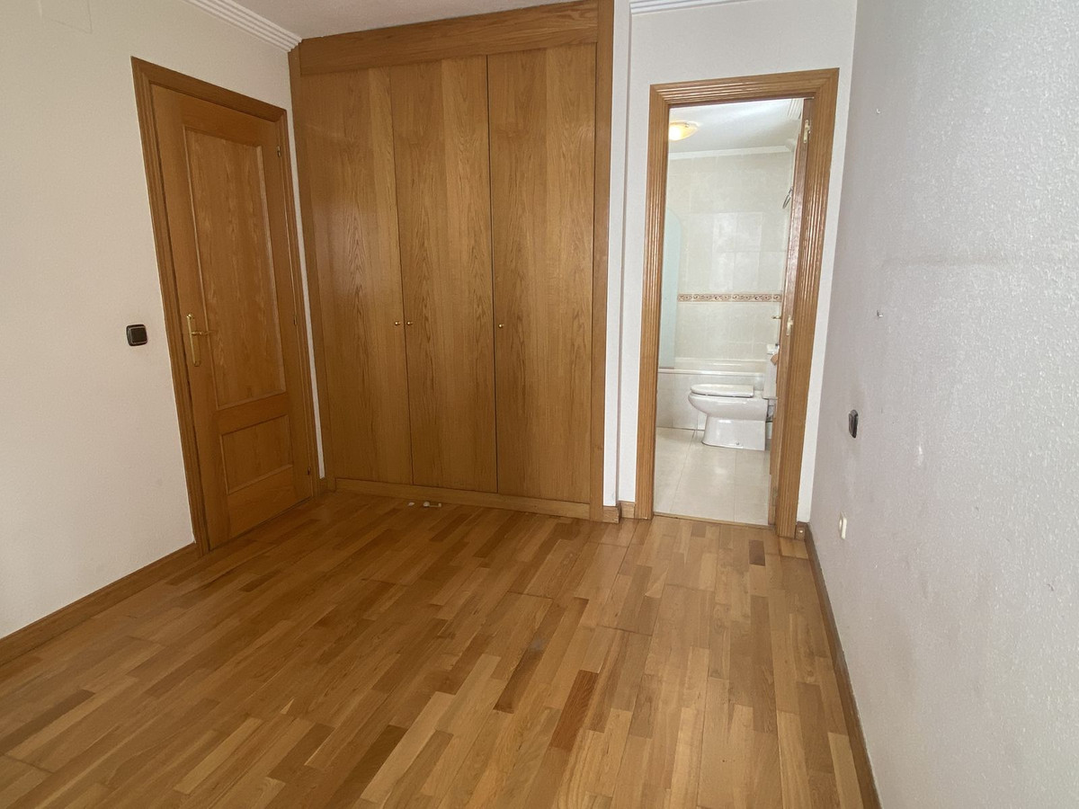 3 Bed Apartment for sale in Benahavís Costa Del Sol, Málaga, Spain