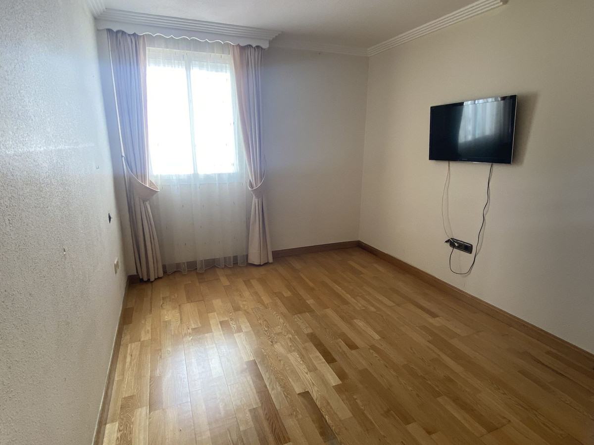 3 Bed Apartment for sale in Benahavís Costa Del Sol, Málaga, Spain